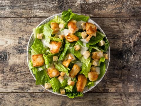 Von klassischem Caesar-Salat bis hin zu bunten und erfrischenden Kreationen