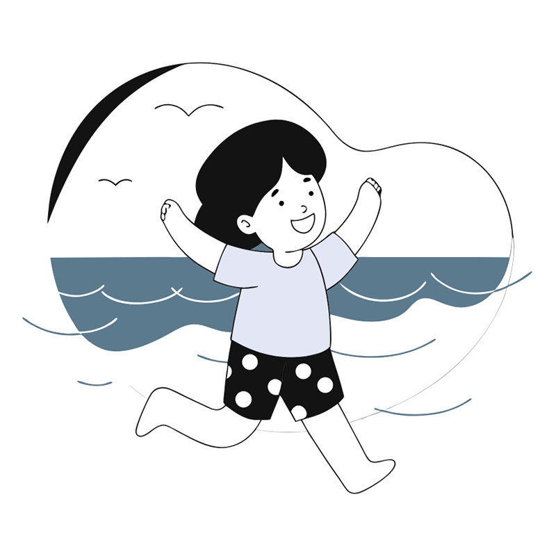 Kind spielt fröhlich im Wasser mit Wellen im Hintergrund – Symbolbild für Ostsee Urlaub